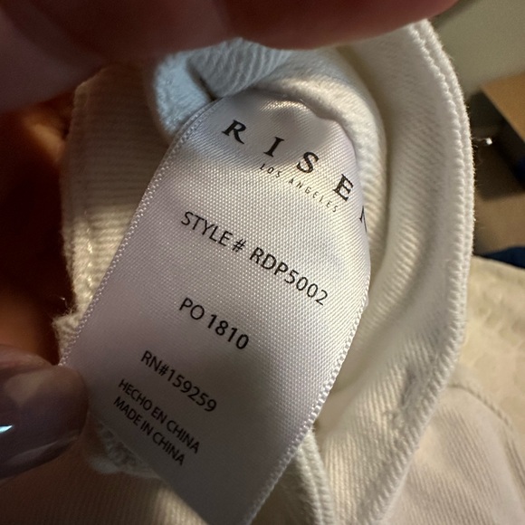 Risen white crops. Gently used. Due to weight loss. Style # RDP5002 - Picture 2 of 3